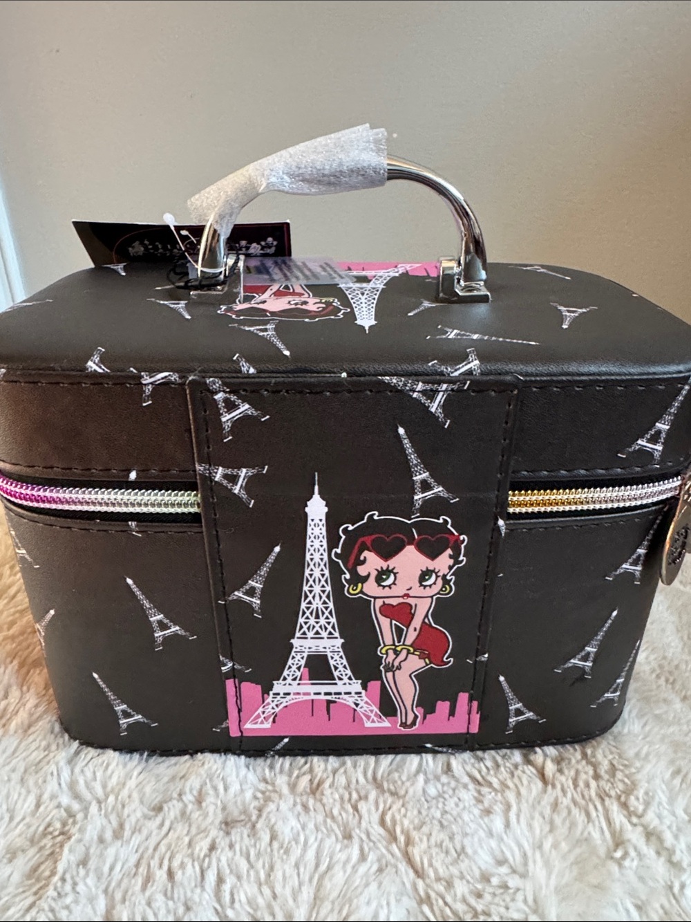 Betty Boop Black & Pink Paris Cosmetic Train Case - Picture 5 of 12